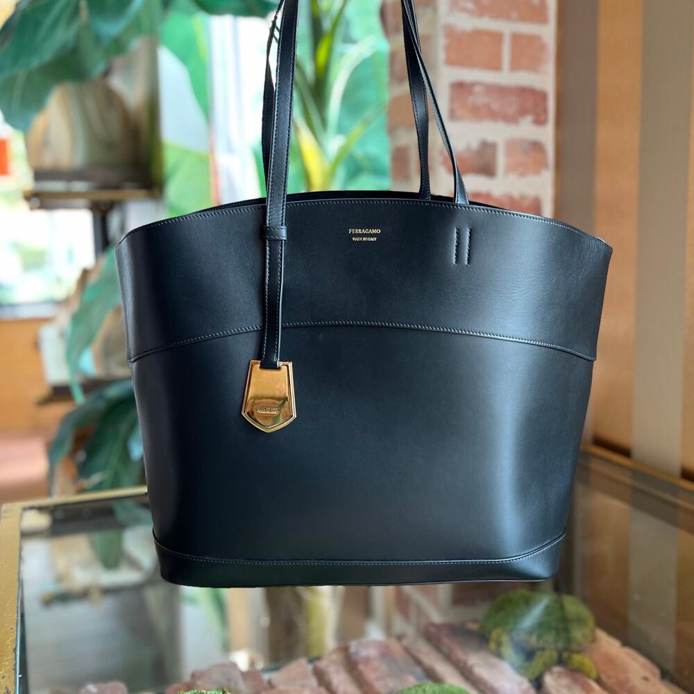 SALVATORE FERRAGAMO Charming Black Calfskin Leather Tote Bag